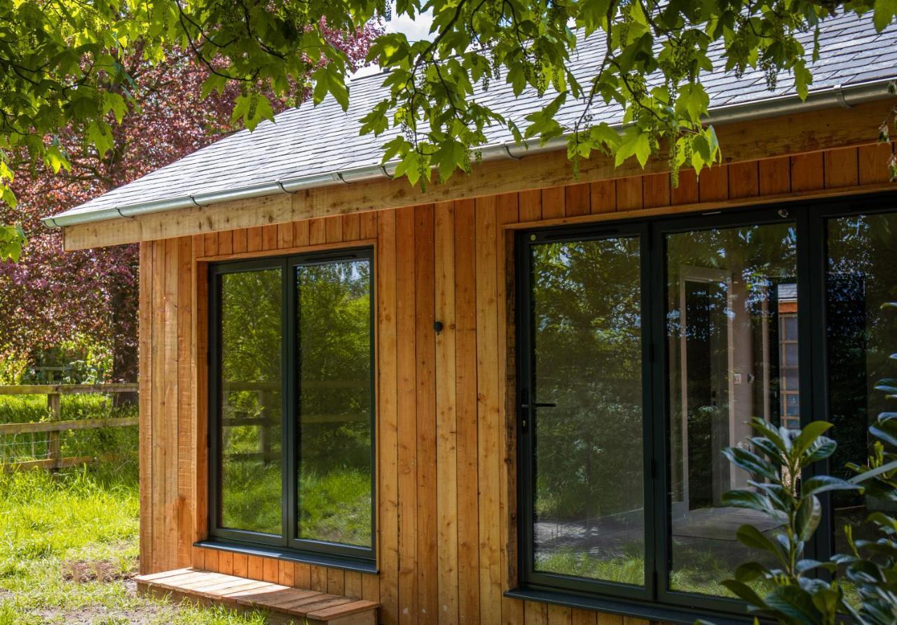 The Weeping Willow Bury St. Edmunds Exterior foto